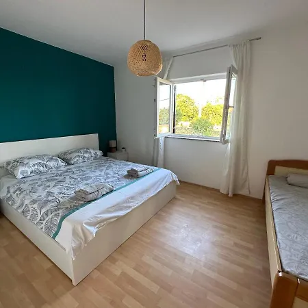 Relax And Unwind: Family-friendly House Near In Zagrad Nyaraló