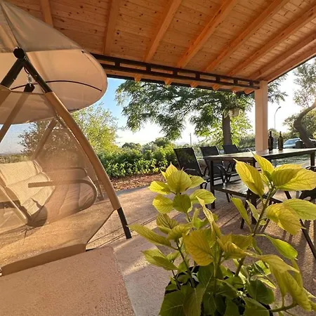 Relax And Unwind: Family-friendly House Near In Zagrad Nyaraló *