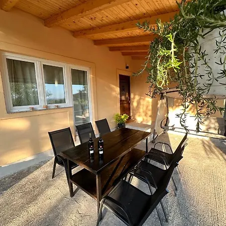 Relax And Unwind: Family-friendly House Near In Zagrad Zára