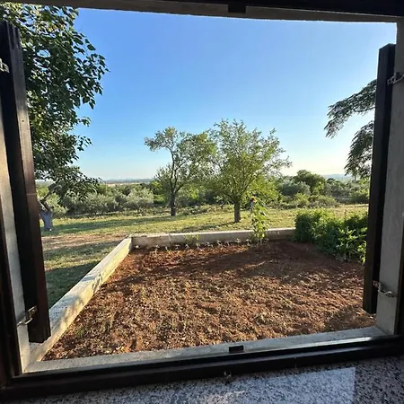 펜션 Relax And Unwind: Family-friendly House Near In Zagrad 자다르