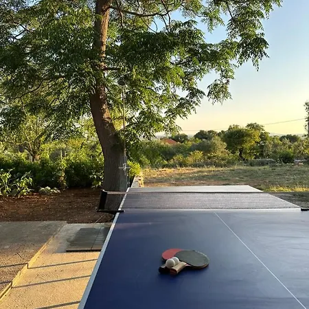 Nyaraló Relax And Unwind: Family-friendly House Near In Zagrad *