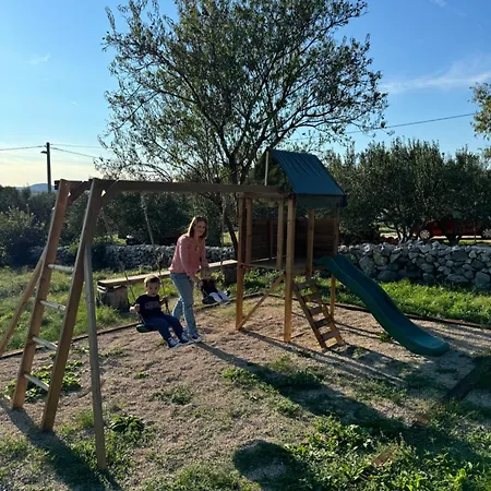 Relax And Unwind: Family-friendly House Near In Zagrad